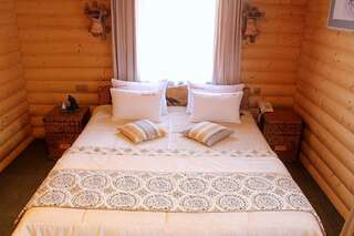 Курортные отели Семейный курорт Медвежья Гора Яремче Стандартный двухместный номер с 1 двуспальной кроватью и кухней-1